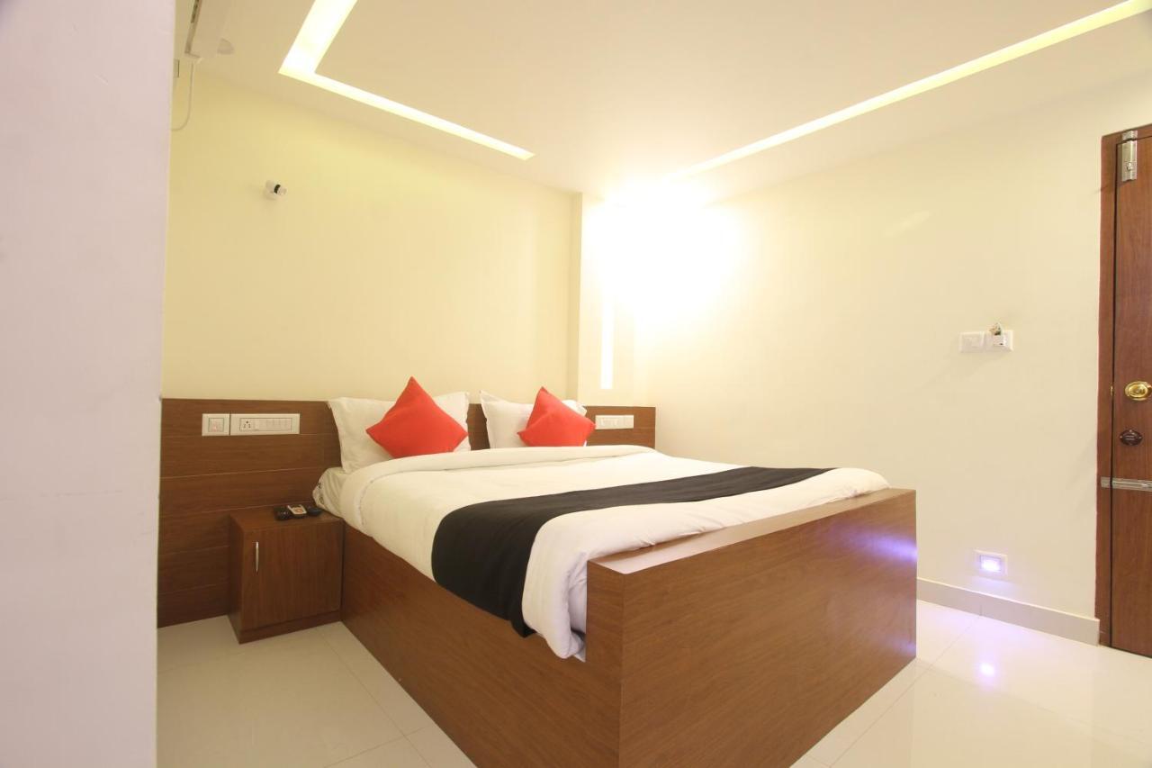 Divines Business Hotel Kuzhittura Екстериор снимка