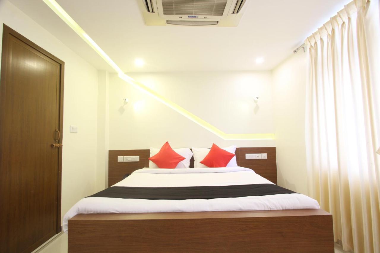 Divines Business Hotel Kuzhittura Екстериор снимка
