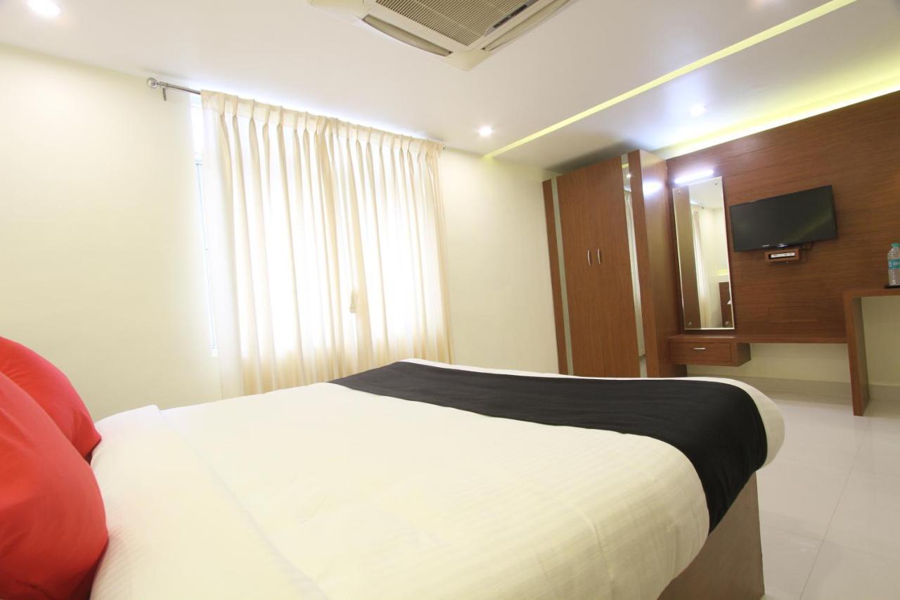 Divines Business Hotel Kuzhittura Екстериор снимка