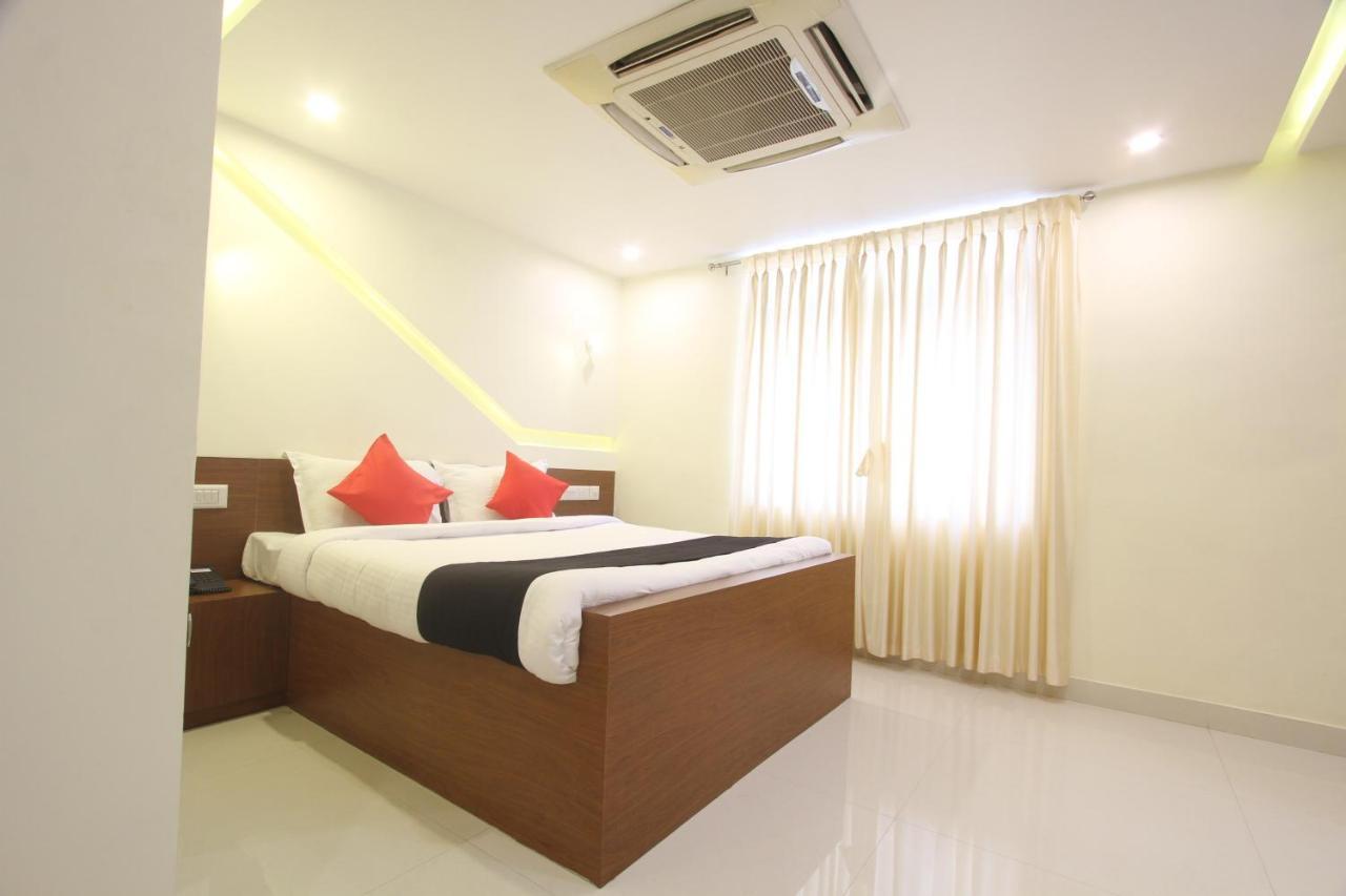 Divines Business Hotel Kuzhittura Екстериор снимка