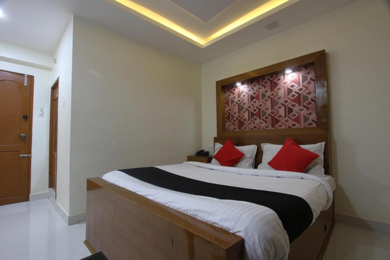 Divines Business Hotel Kuzhittura Екстериор снимка