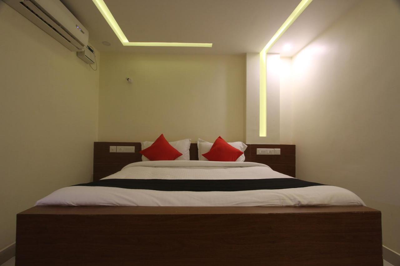 Divines Business Hotel Kuzhittura Екстериор снимка