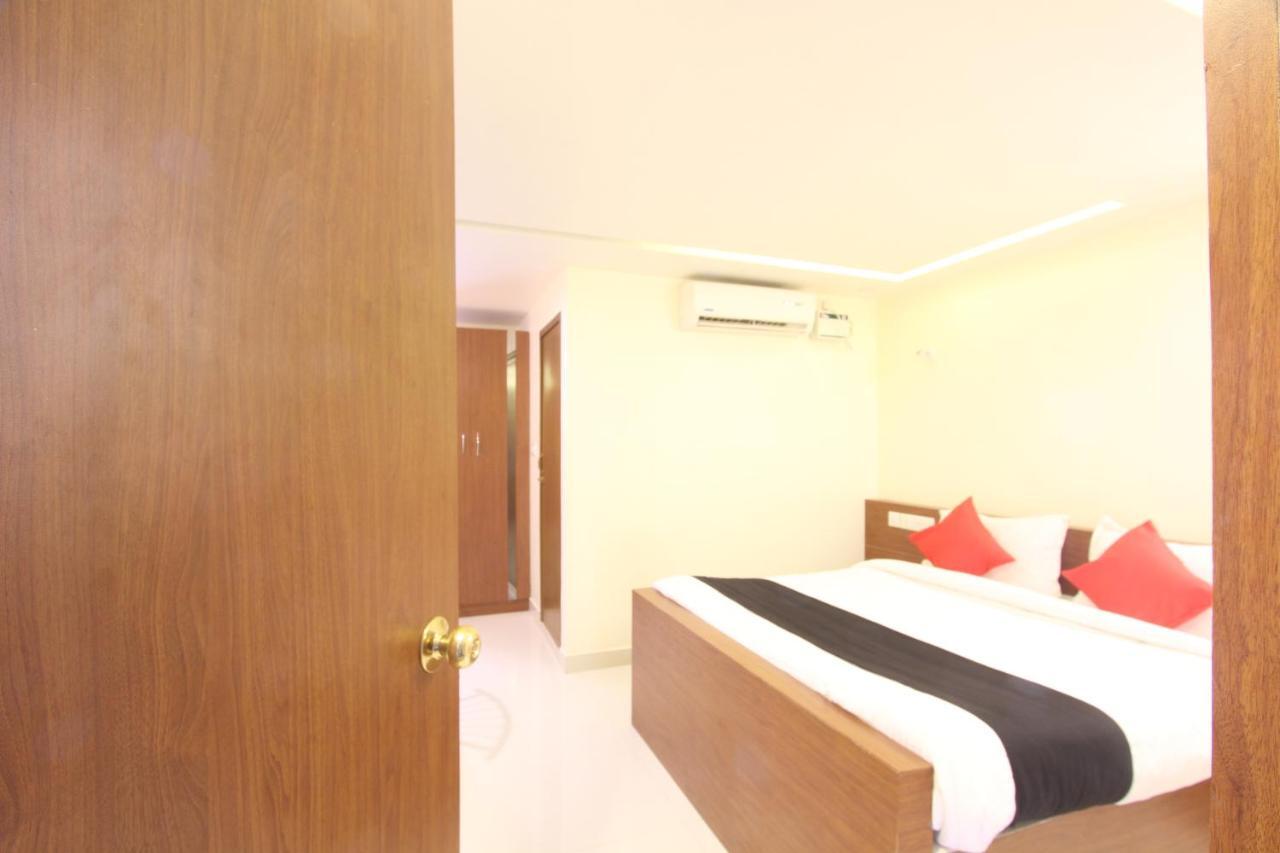 Divines Business Hotel Kuzhittura Екстериор снимка